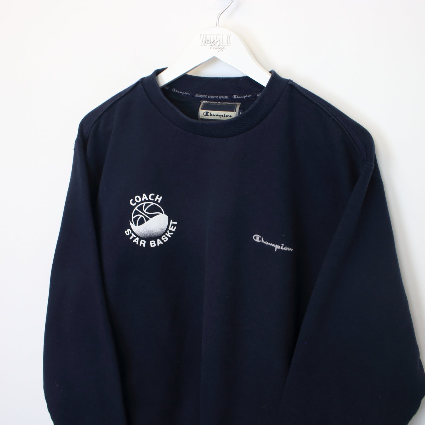 Vintage Champion sweatshirt in navy. Best fits M