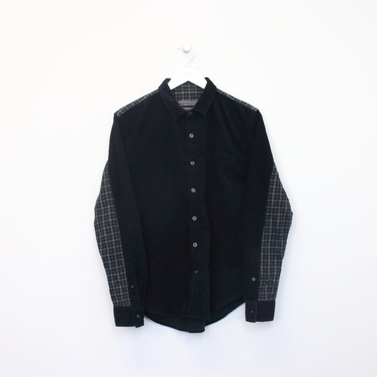 Vintage Giordano corduroy shirt in grey and black. Best fits S