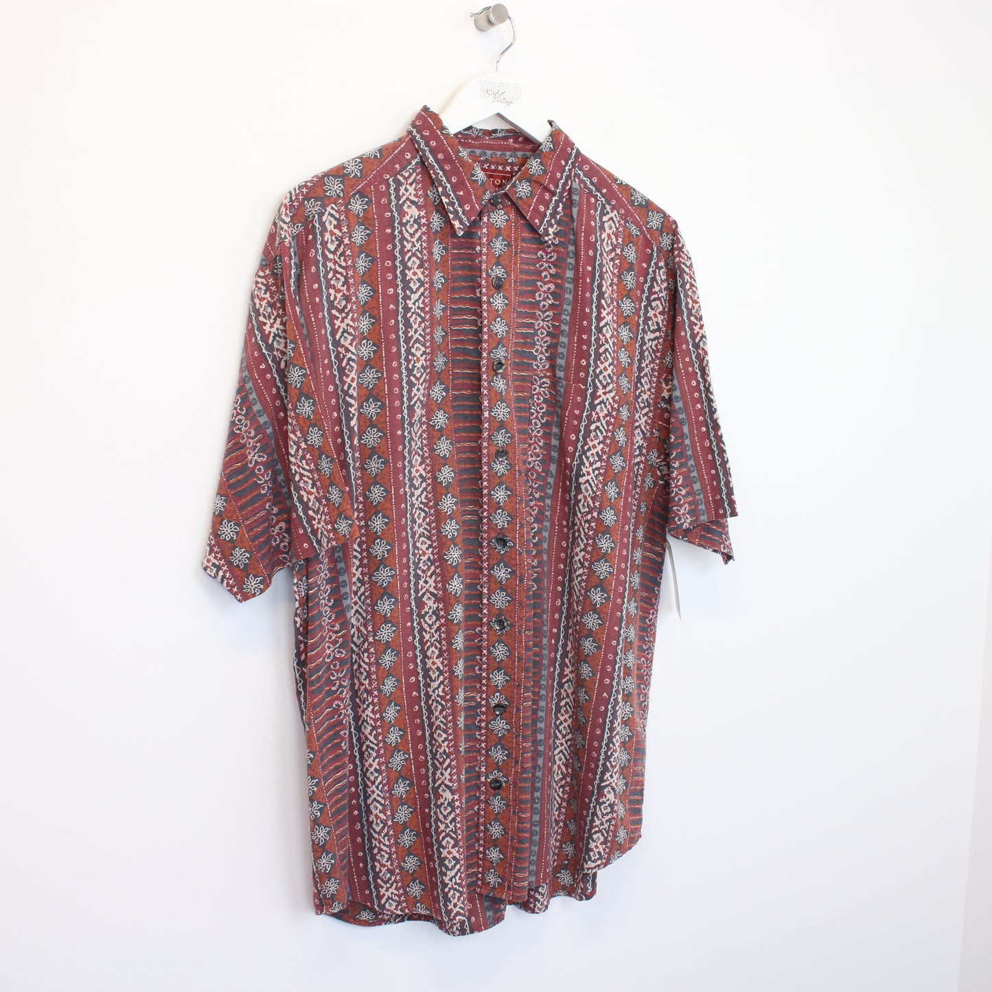 Vintage Burton Hawaiian shirt in burgundy. Best fits L