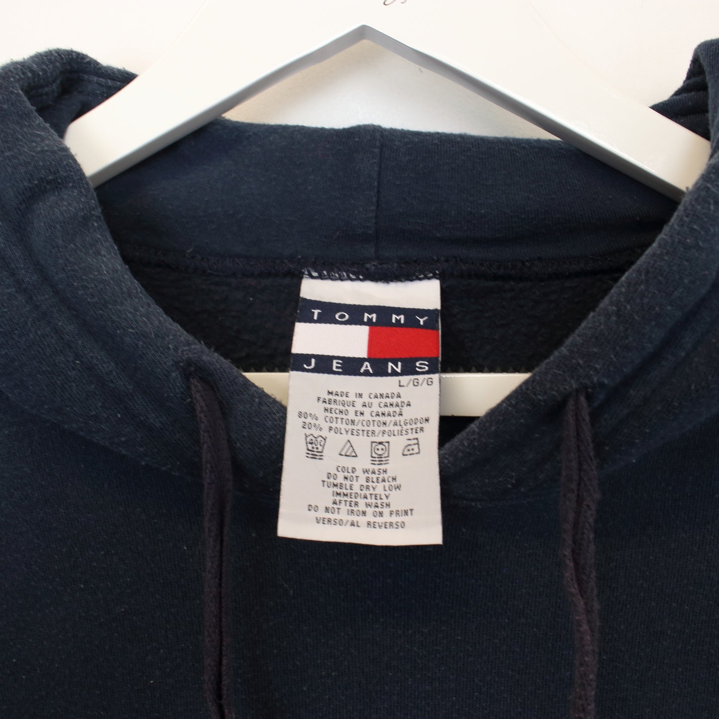 Vintage Tommy Jeans hoodie in navy. Best fits XL