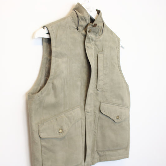 Vintage Peter Scott vest in grey. Best fits S