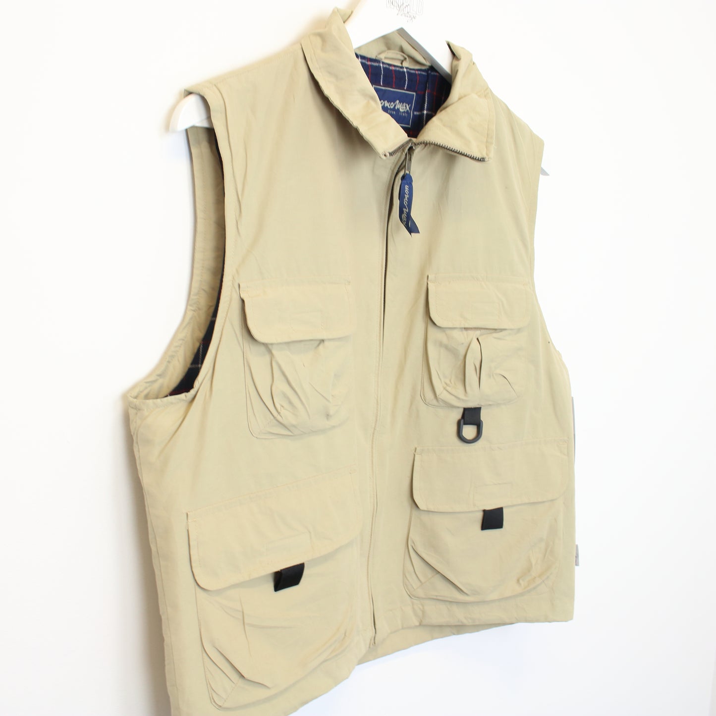 Vintage UomoMax vest in cream. Best fits S