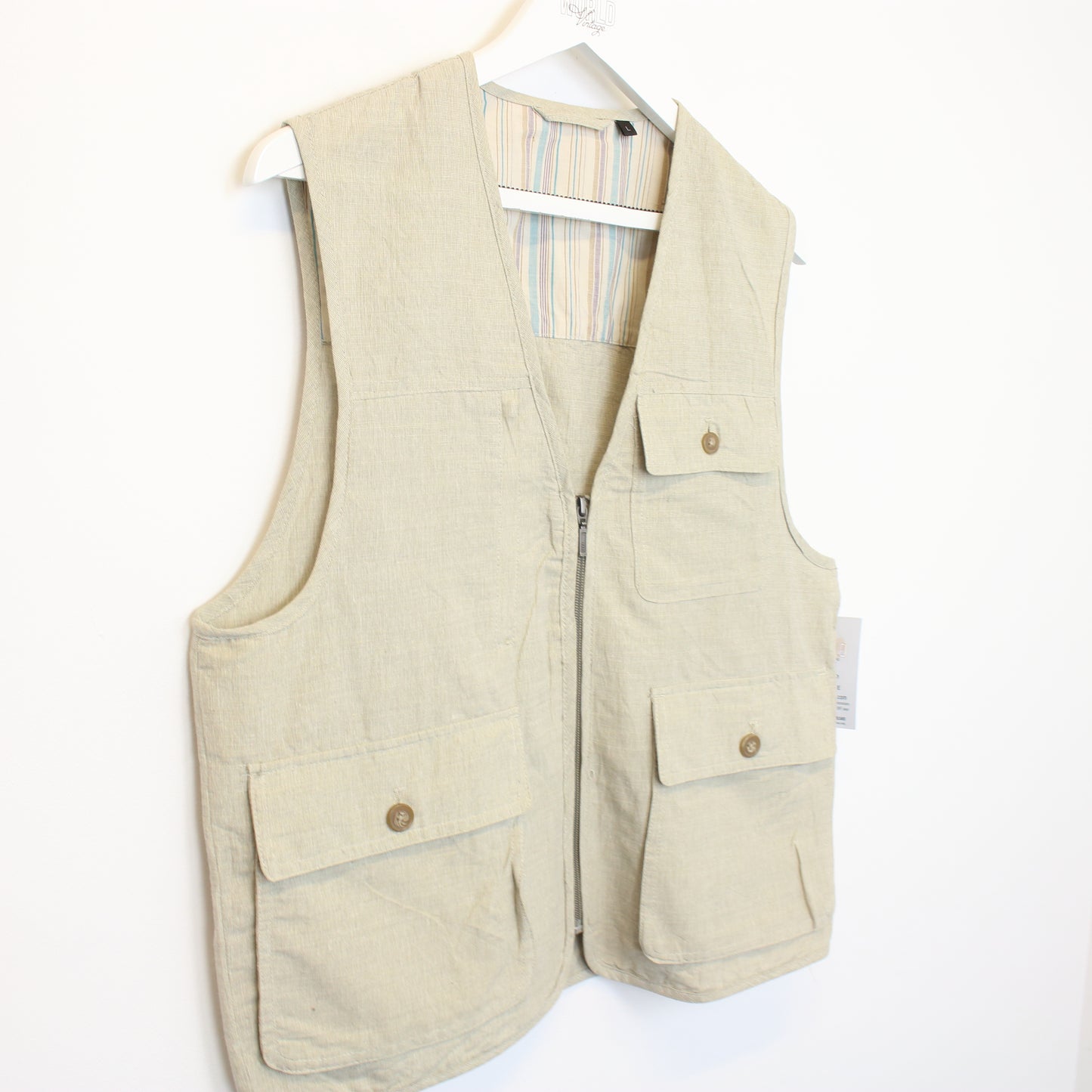 Vintage Unbranded vest in beige. Best fits L