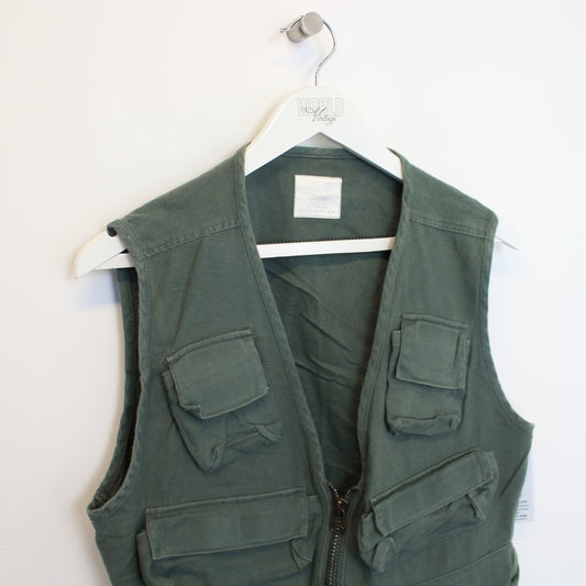 Vintage Unbranded vest in green. Best fits M