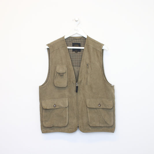 Vintage Peter Luger vest in beige. Best fits M