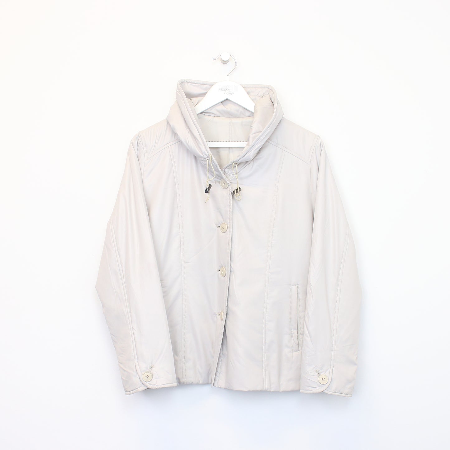 Vintage Unbranded puffer jacket in white. Best fits XS