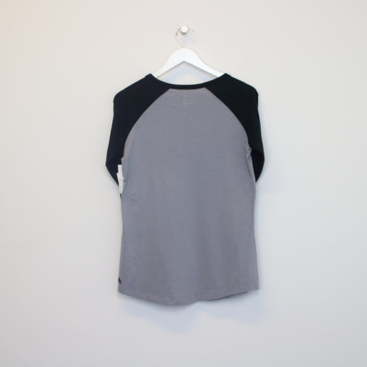 Vintage Womens Nike ACG Deadstock T-shirt in Black and Grey . Best fit L