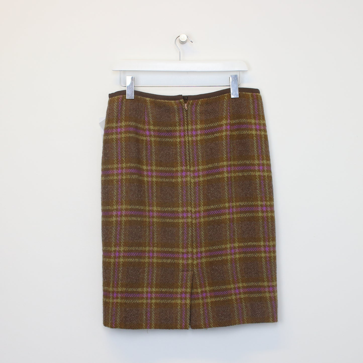 Vintage Unbranded skirt in brown. Best fits W32