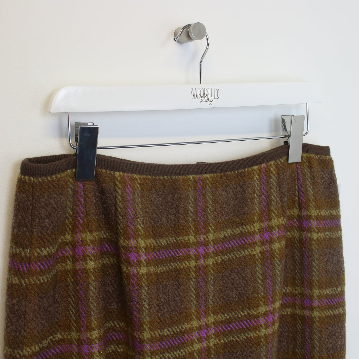 Vintage Unbranded skirt in brown. Best fits W32