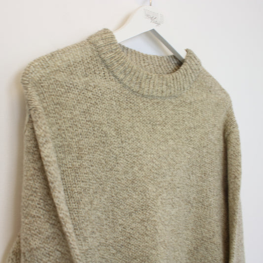 Vintage Woolrich sweatshirt in beige. Best fits M