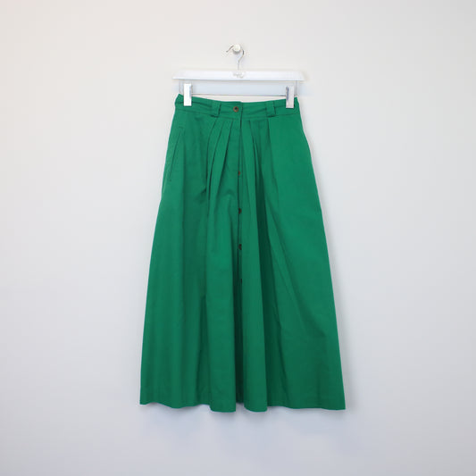 Vintage Unbranded skirt in green. Best fits W25