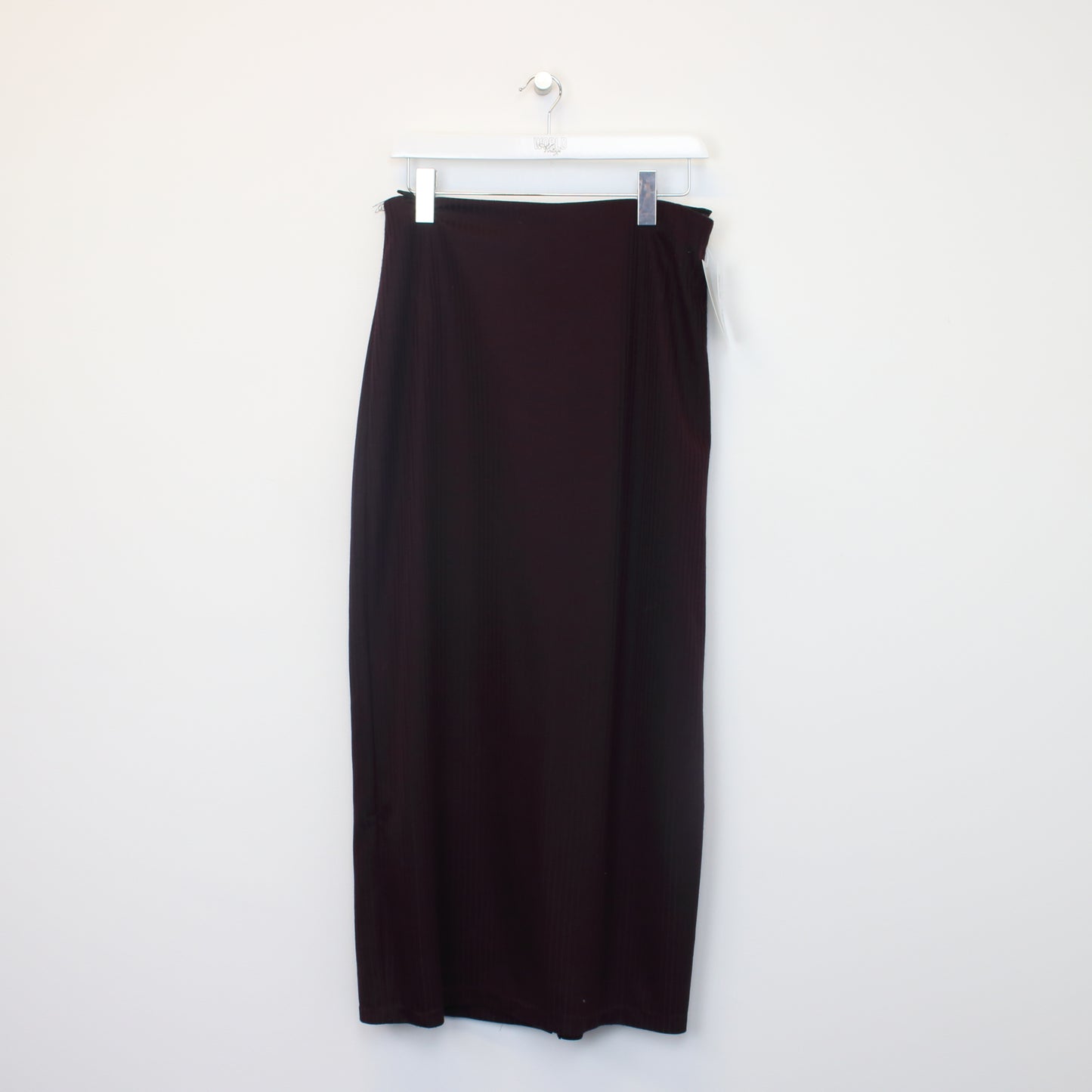 Vintage Linea V skirt in burgundy. Best fits W31