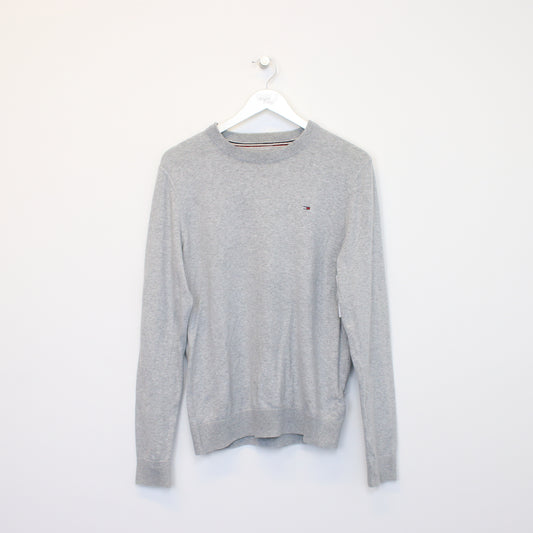 Vintage Tommy Hilfiger sweatshirt in grey. Best fits M