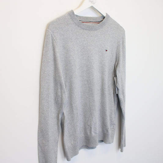 Vintage Tommy Hilfiger sweatshirt in grey. Best fits M