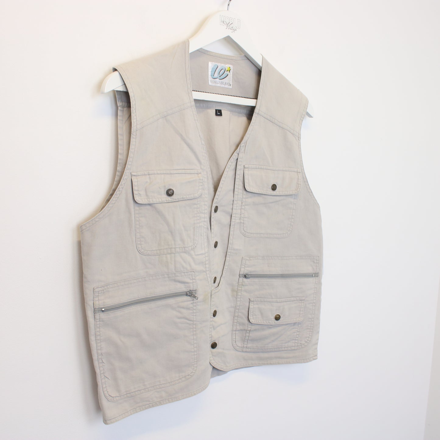 Vintage World Island vest in grey. Best fits L