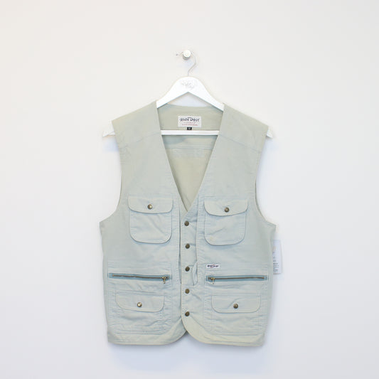 Vintage High Dash vest in grey/blue. Best fits M