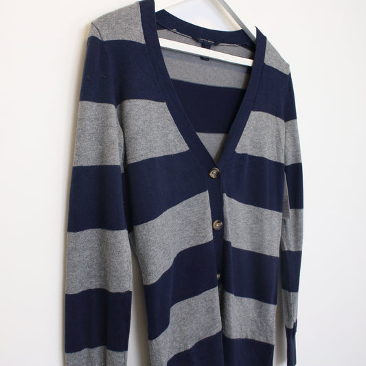 Vintage Tommy Hilfiger knitted sweatshirt in Grey and Navy. Best fits S