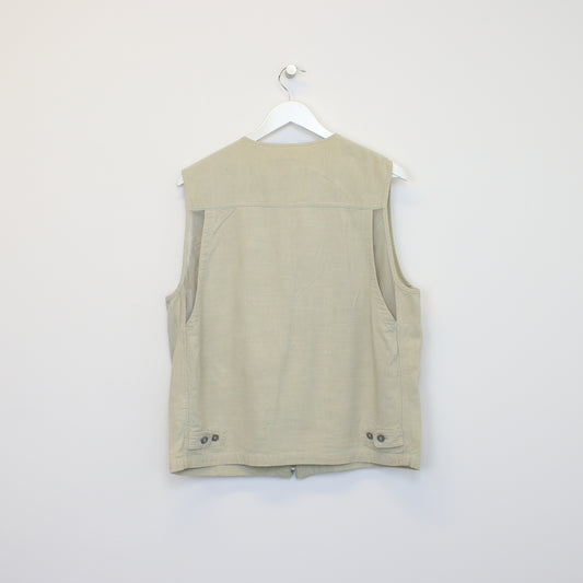 Vintage Johny Pulls vest in beige. Best fits L