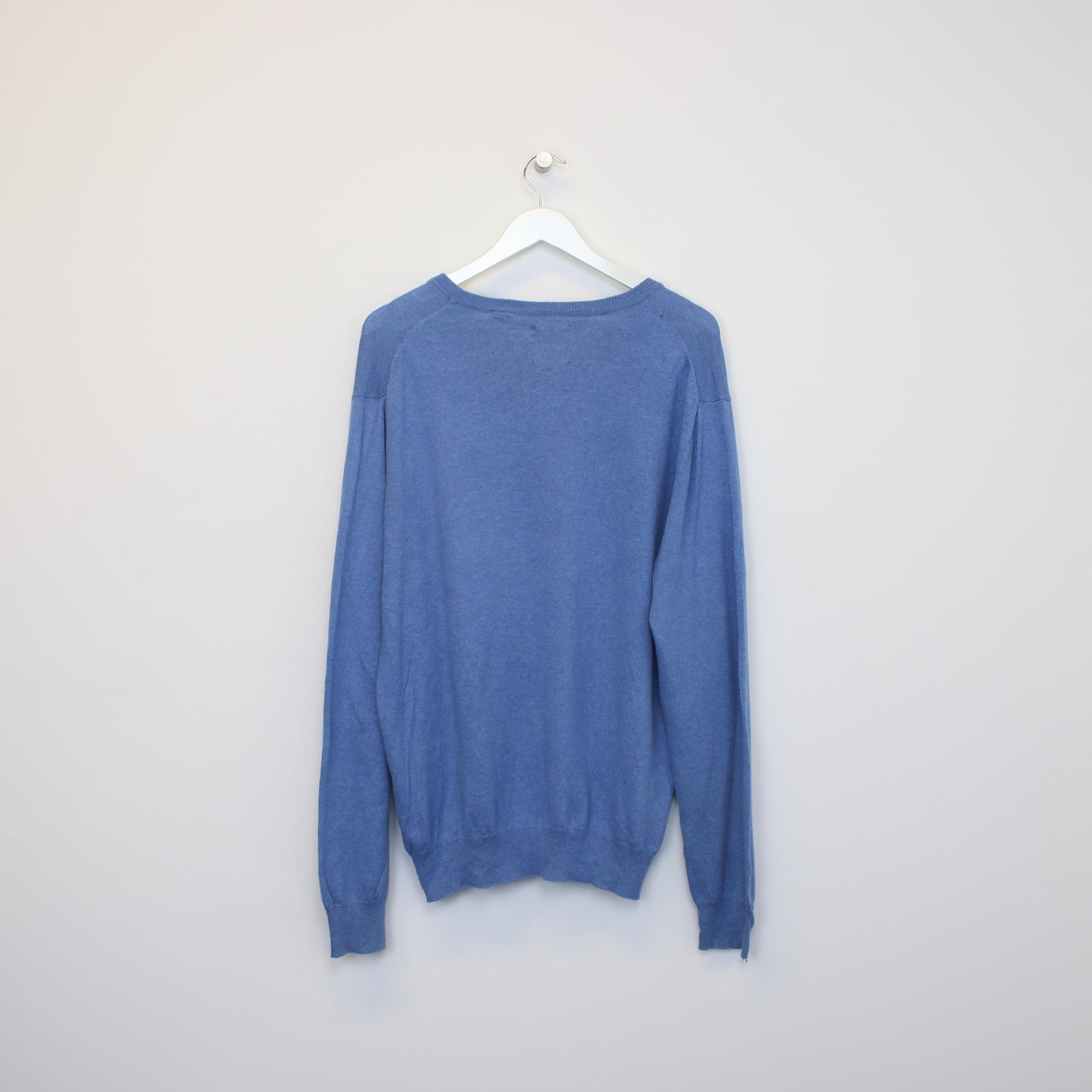 Vintage Chaps knitted sweatshirt in blue. Best fits L