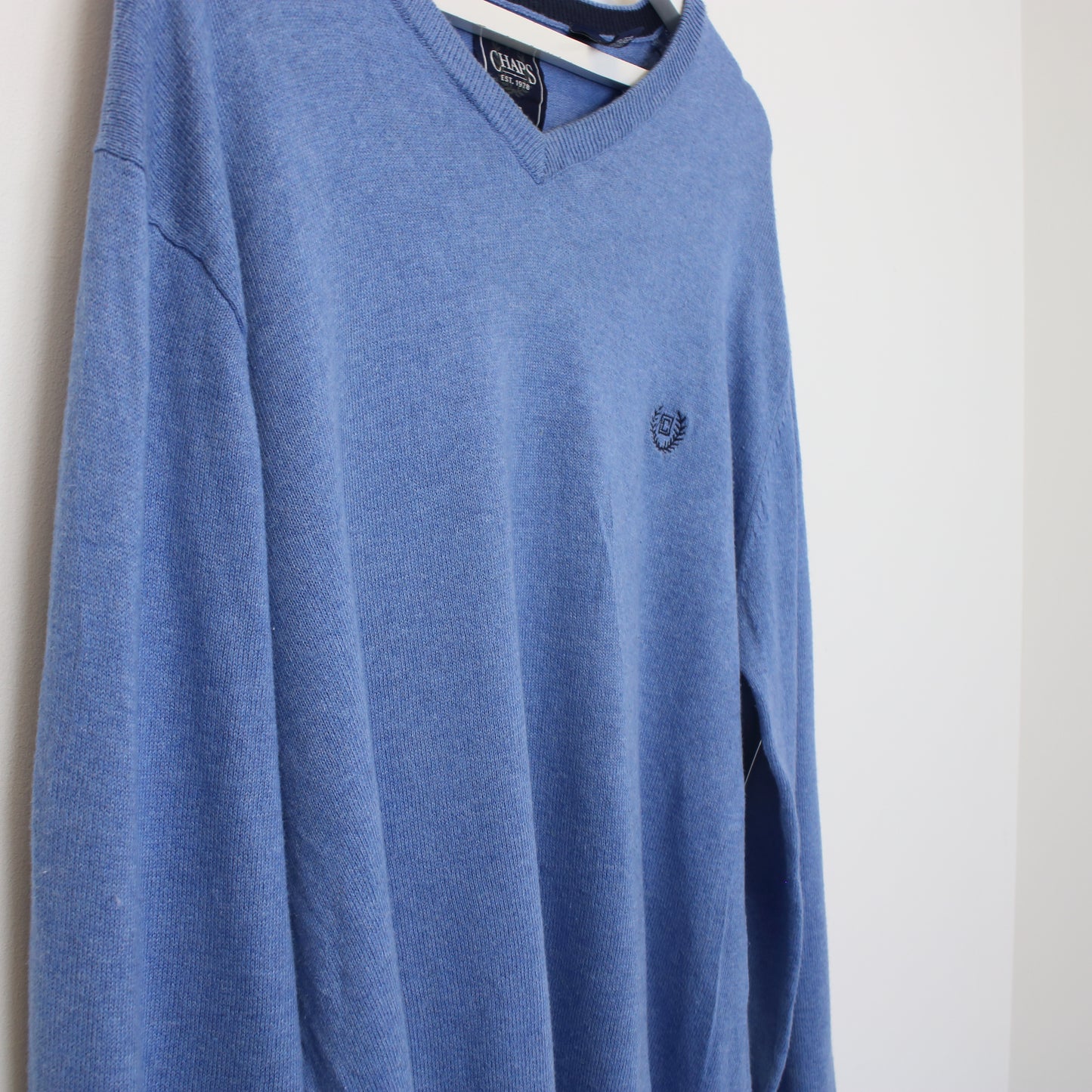 Vintage Chaps knitted sweatshirt in blue. Best fits L