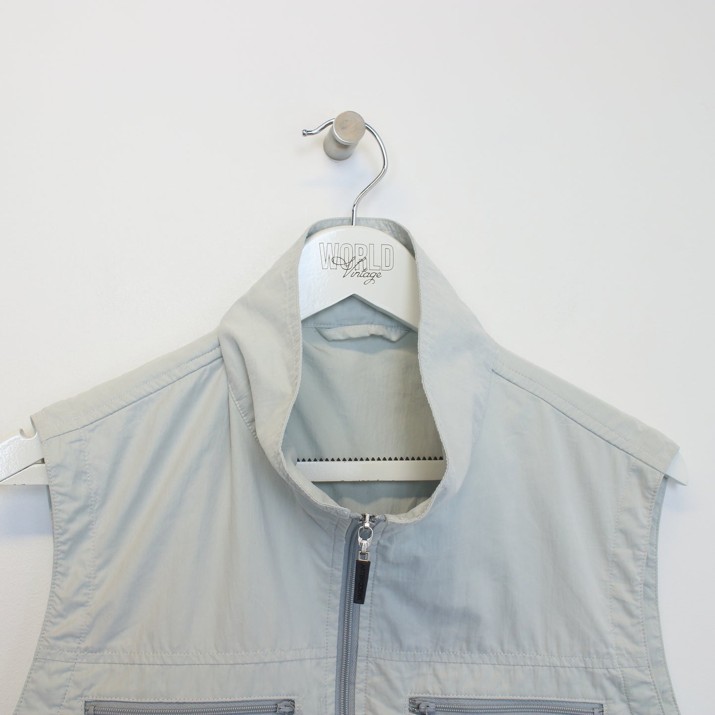 Vintage unbranded vest in grey. Best fits S