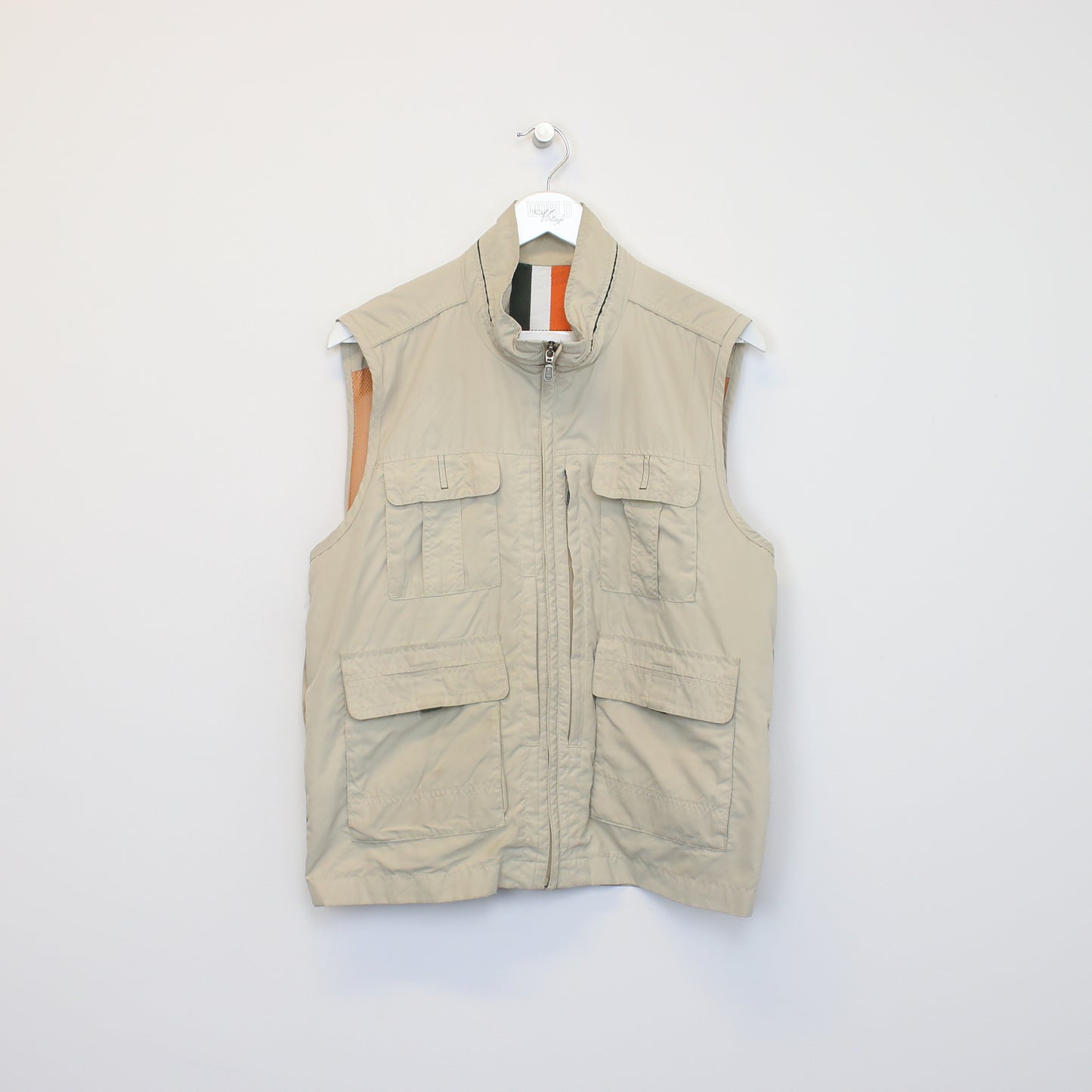 Vintage Unbranded vest in beige. Best fits L