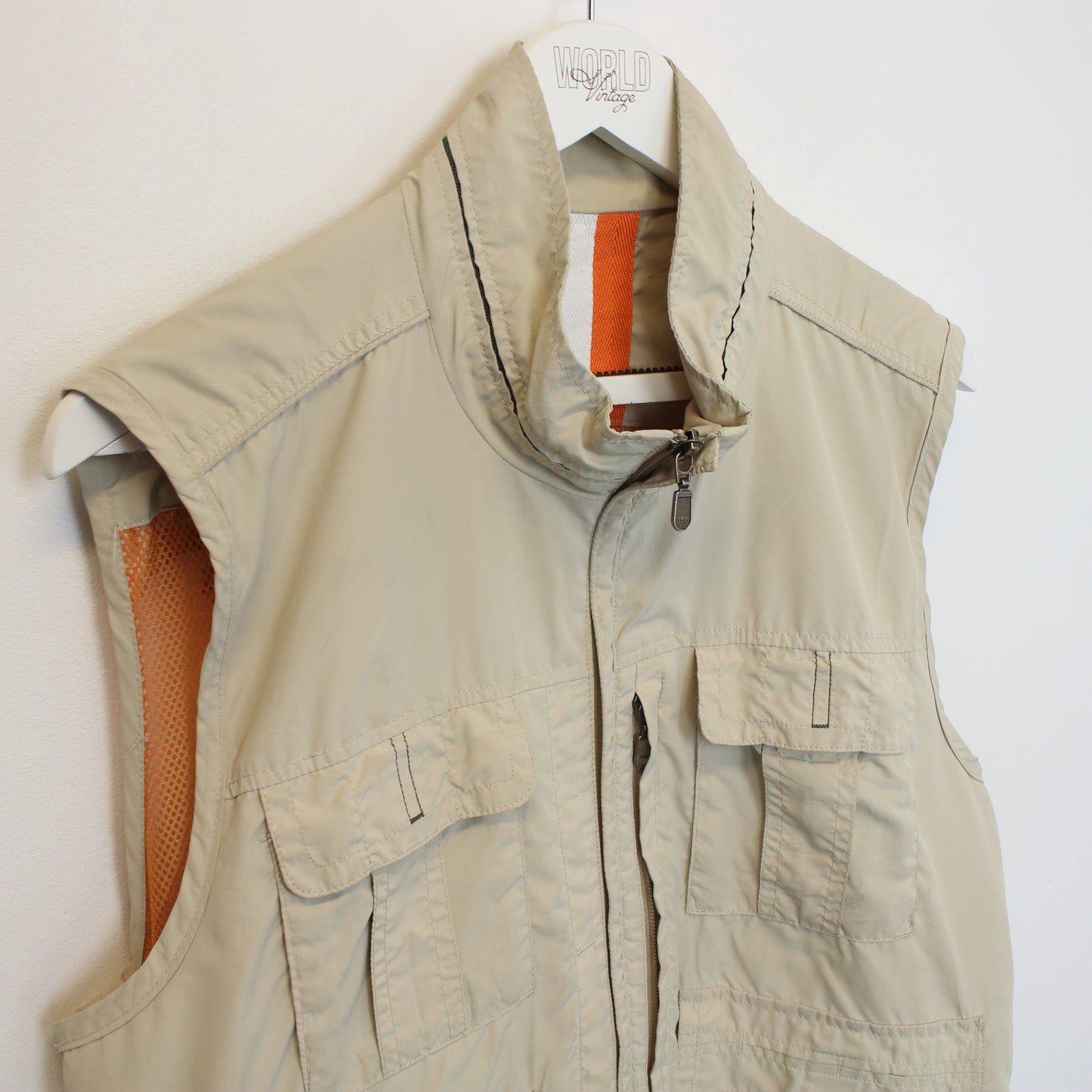 Vintage Unbranded vest in beige. Best fits L