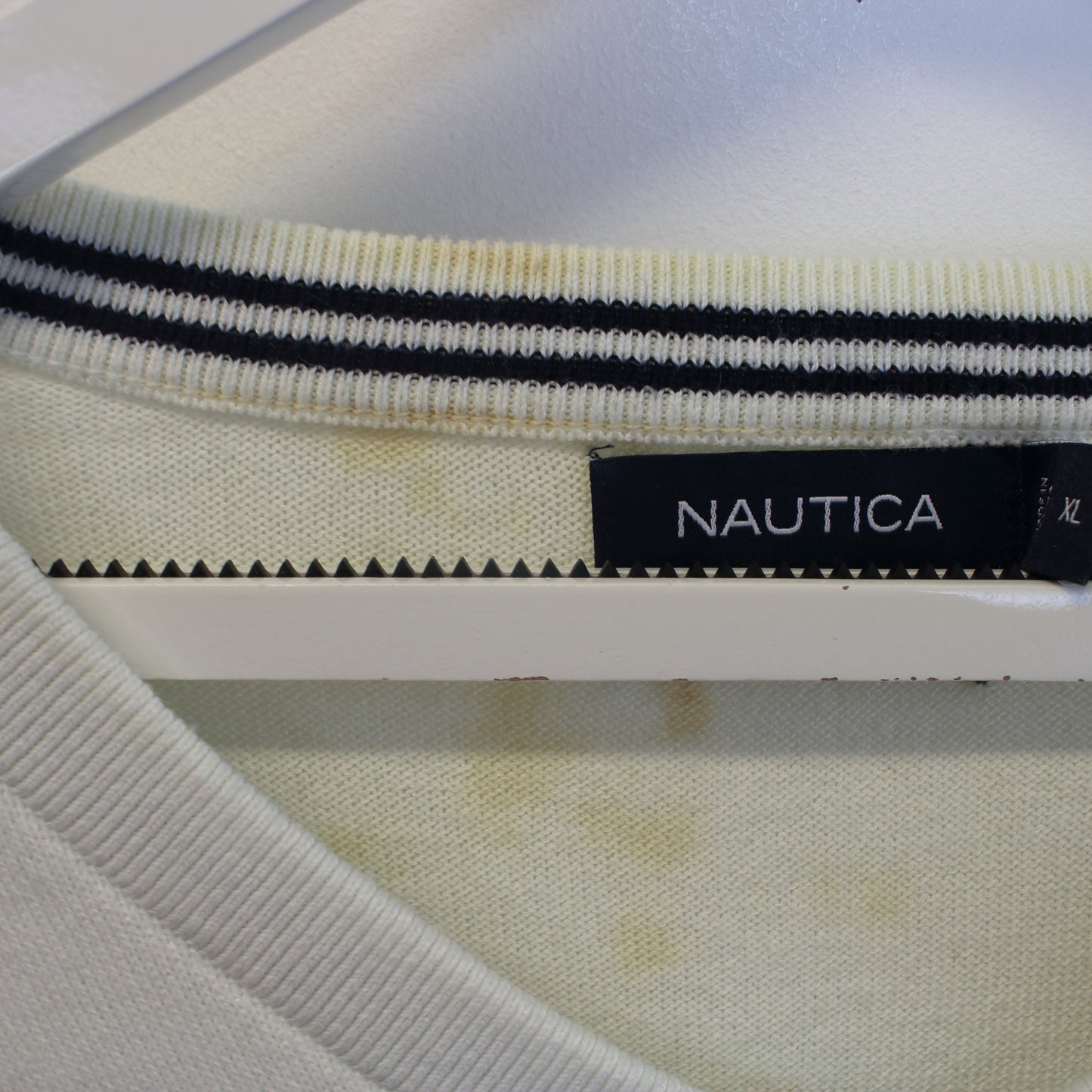 Vintage Nautica knitted sweatshirt in white. Best fits XL