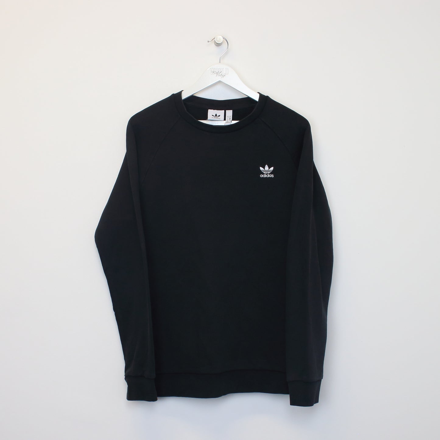 Vintage Adidas sweatshirt in black. Best fits L