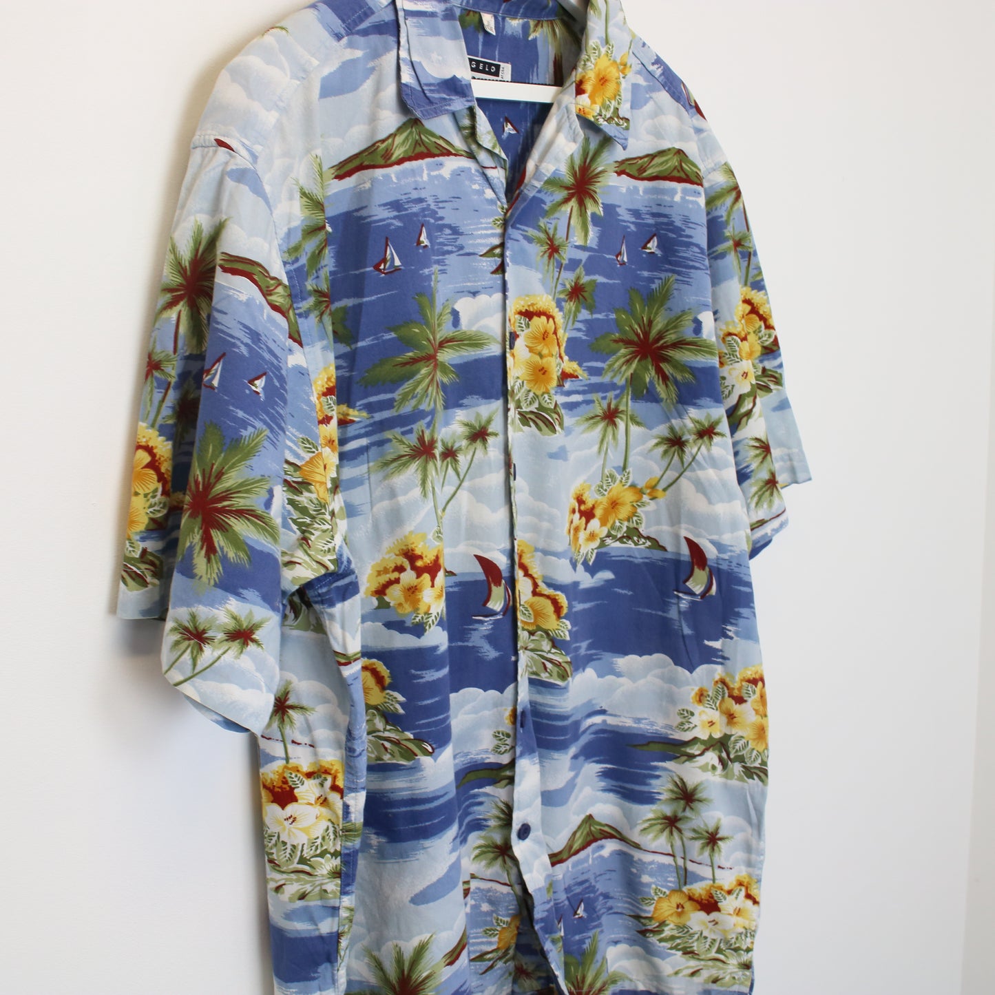 Vintage Angelo Litrico Hawaiian shirt. Best fits XL