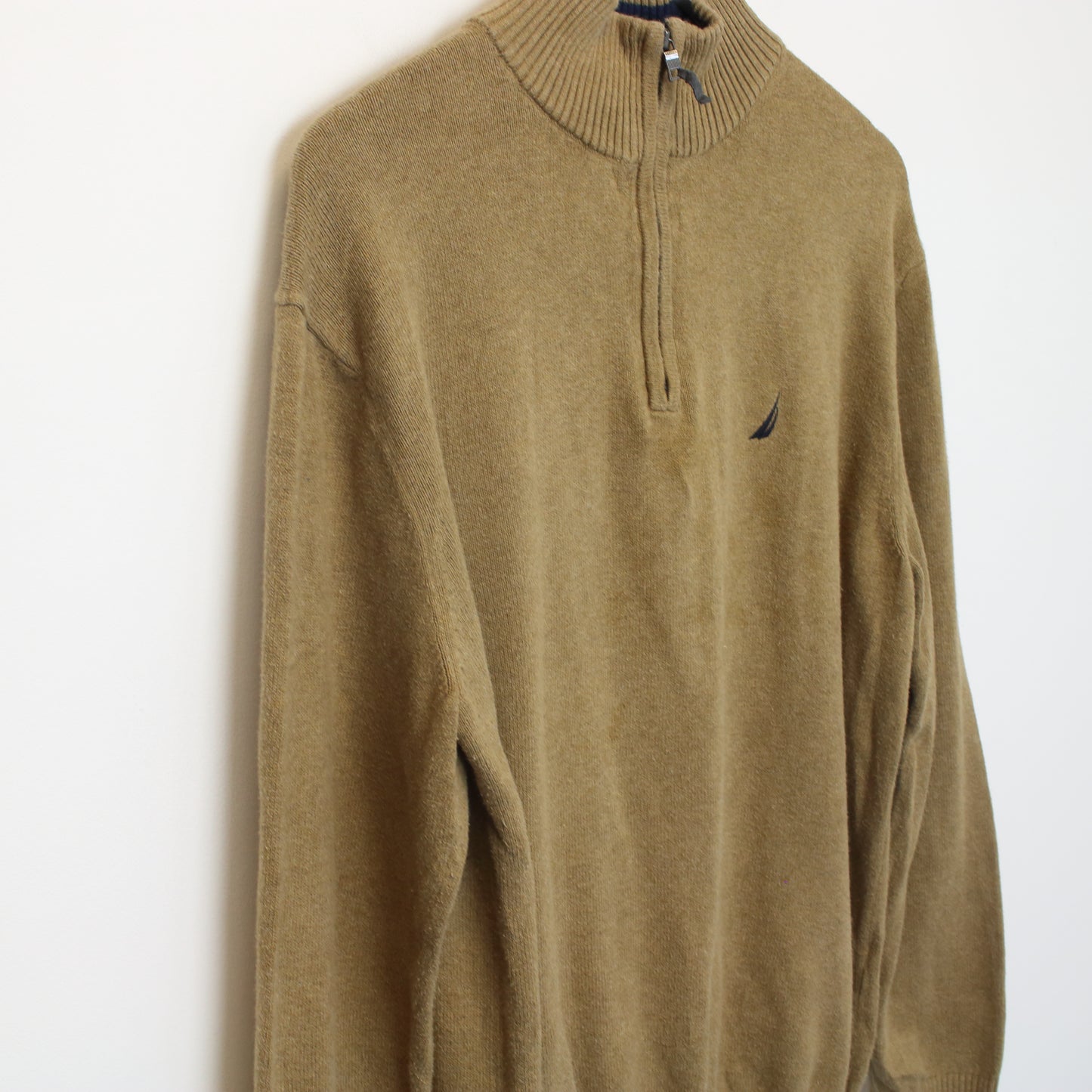 Vintage Nautica quarter zip sweatshirt in brown. Best fits XL