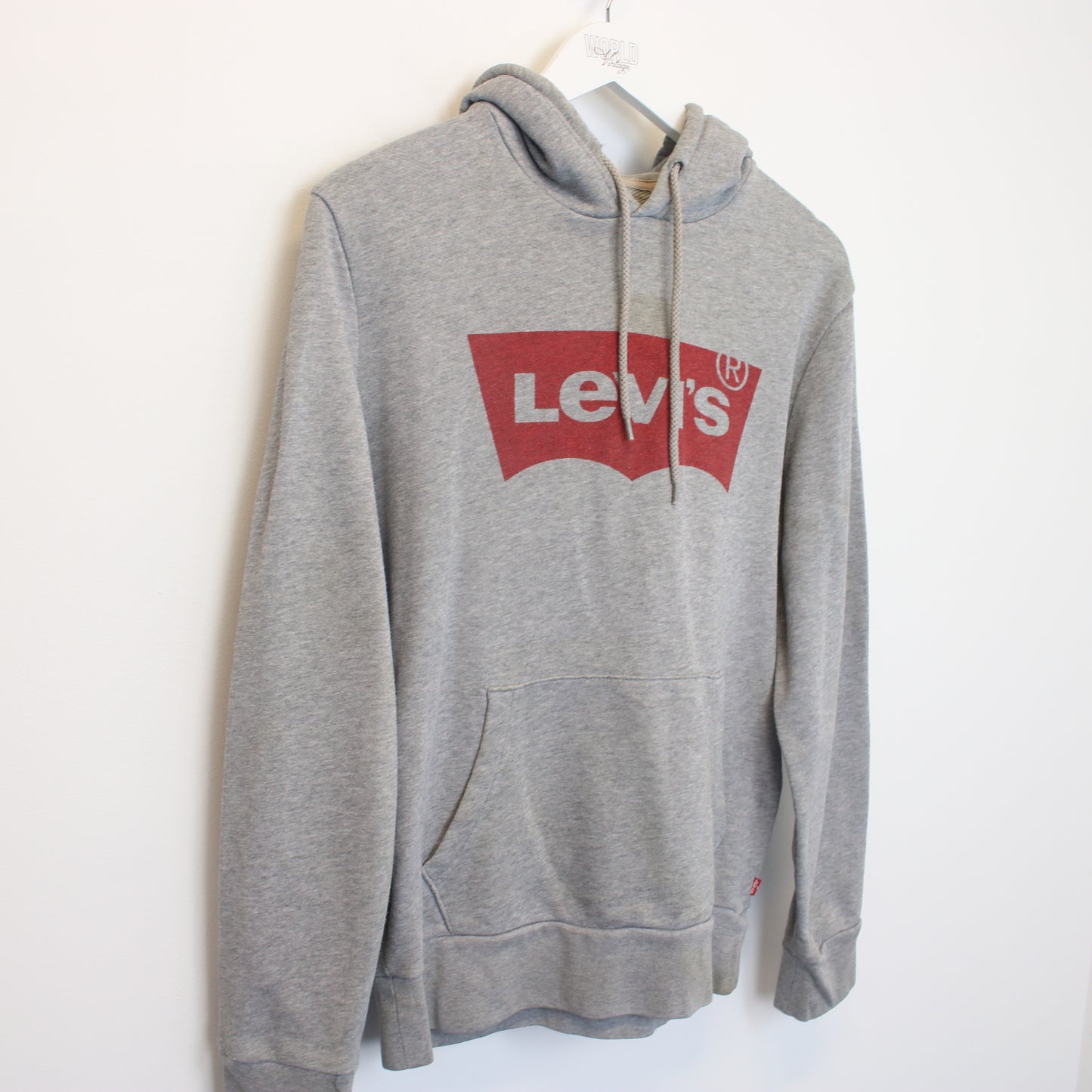 Vintage Levi's spell out hoodie in grey. Best fits S