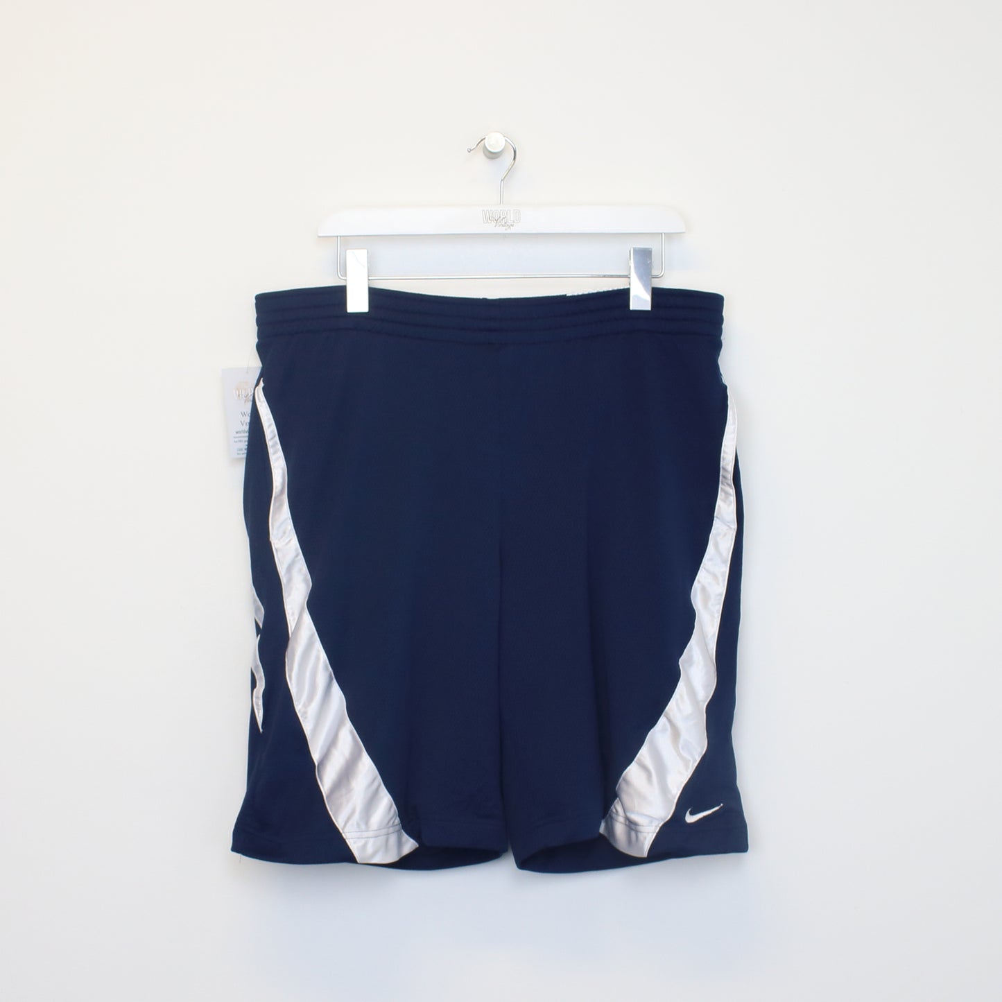 Vintage Nike shorts in blue and white. Best fits XL