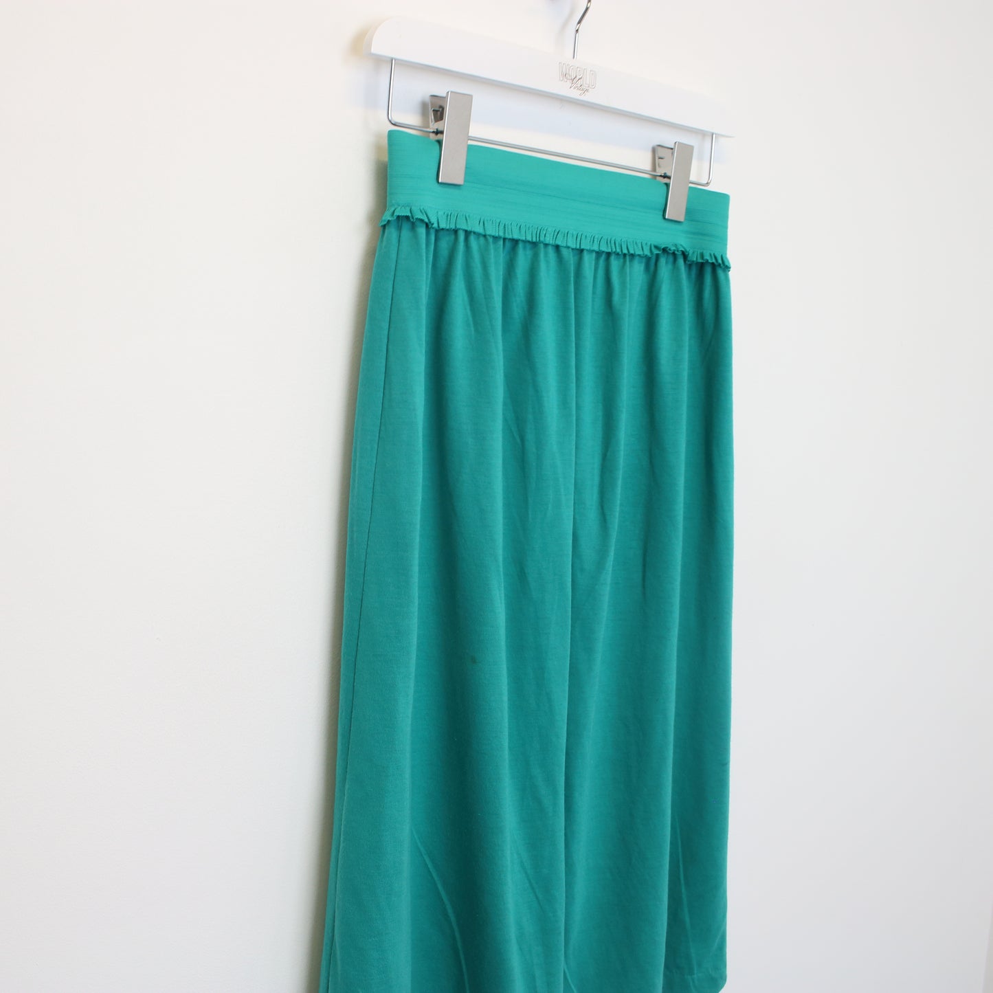 Vintage Unbranded skirt in green. Best fits XS