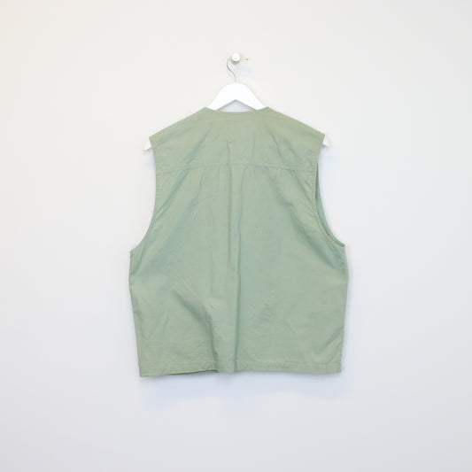 Vintage Wood Crane vest in green. Best fits L