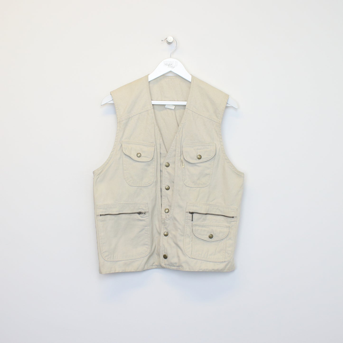 Vintage Unbranded vest in beige. Best fits L