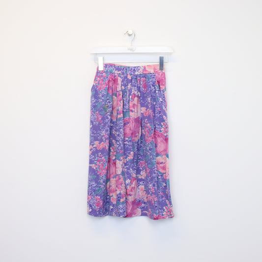 Vintage Unbranded skirt in floral pink and purple. Best fits W21