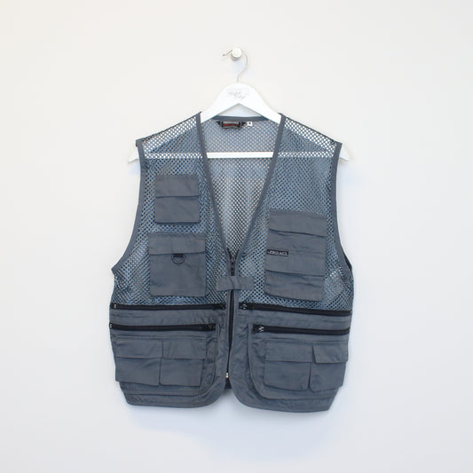 Vintage Pro-Act vest in grey. Best fits M