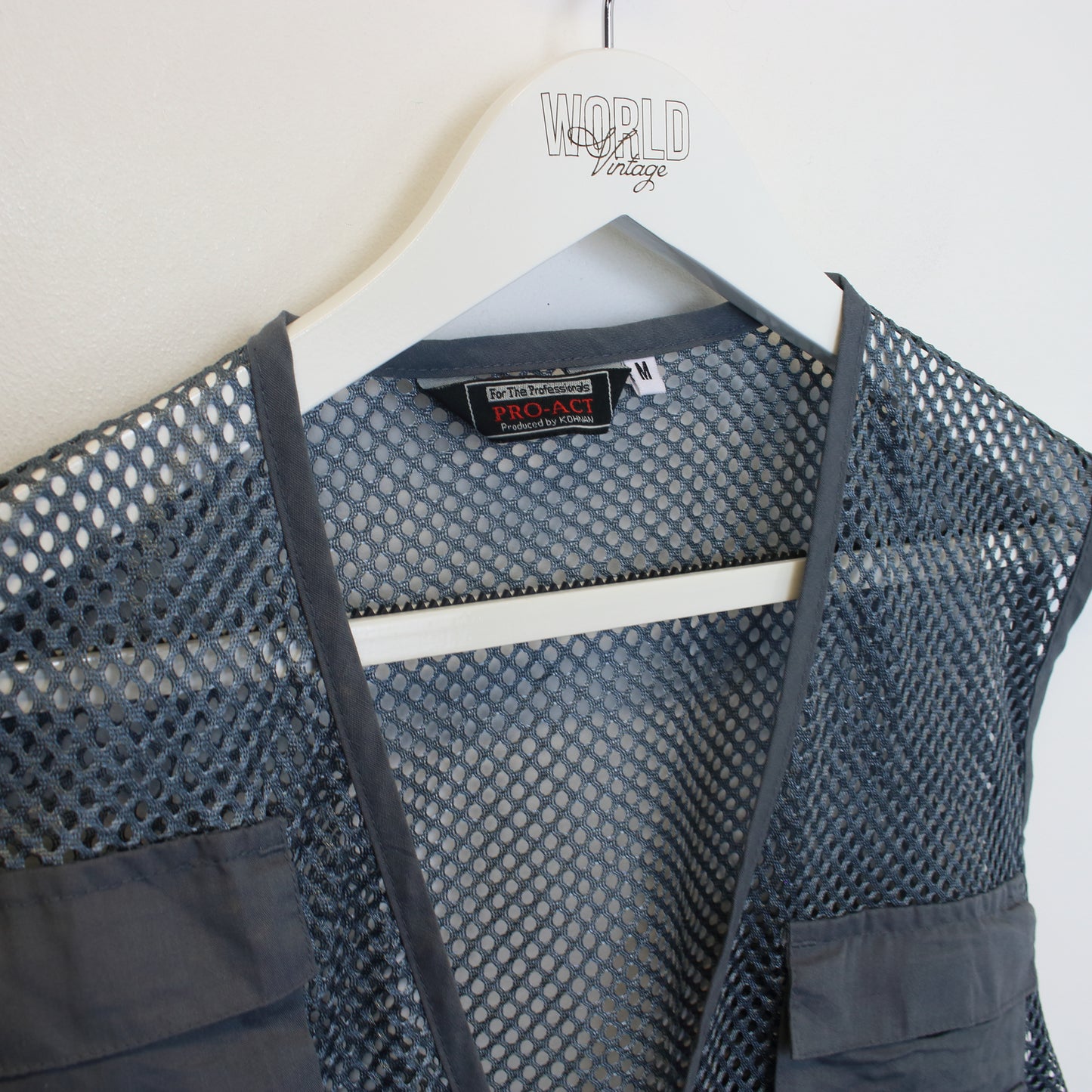 Vintage Pro-Act vest in grey. Best fits M