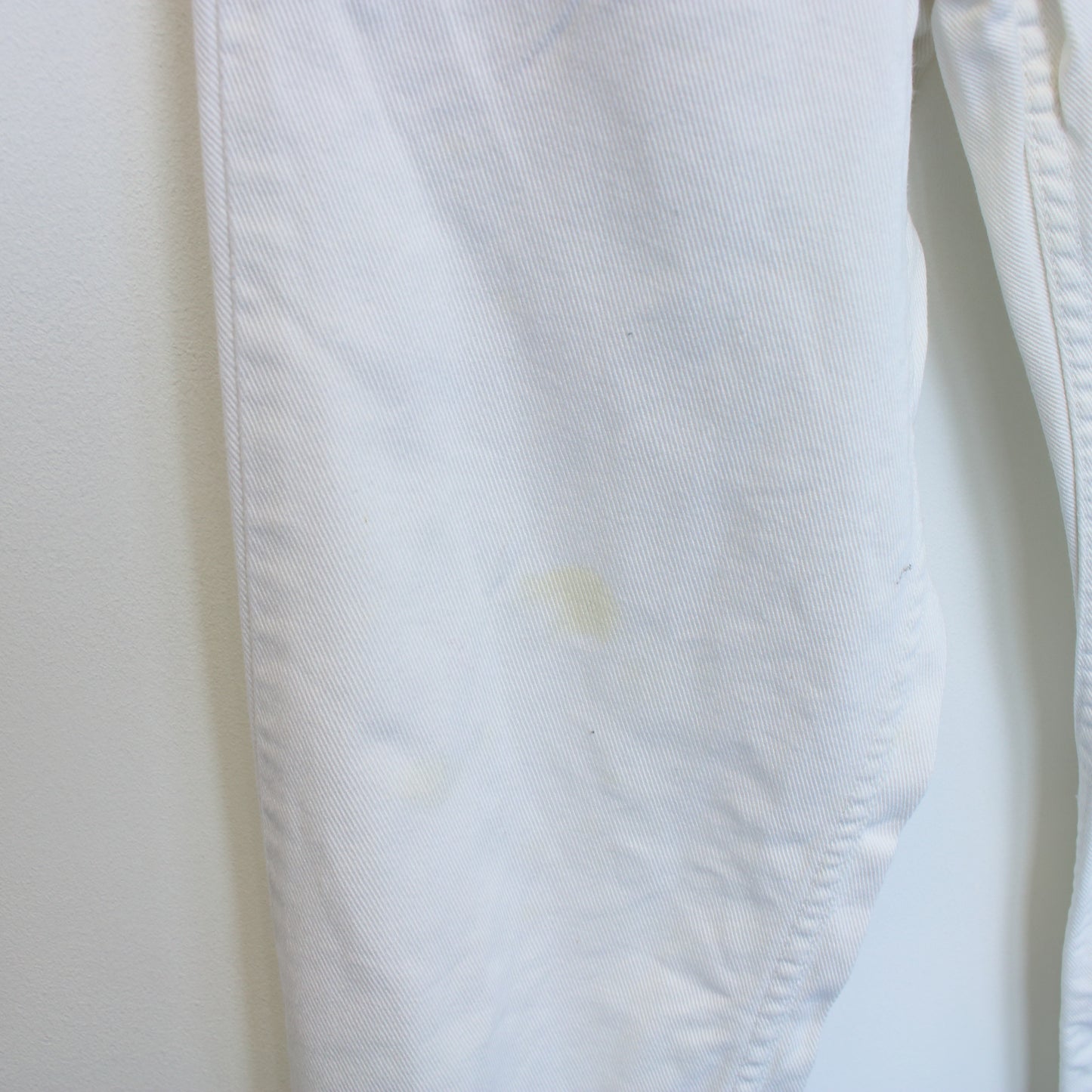 Vintage Tommy Hilfiger jeans in white. Best fits W27