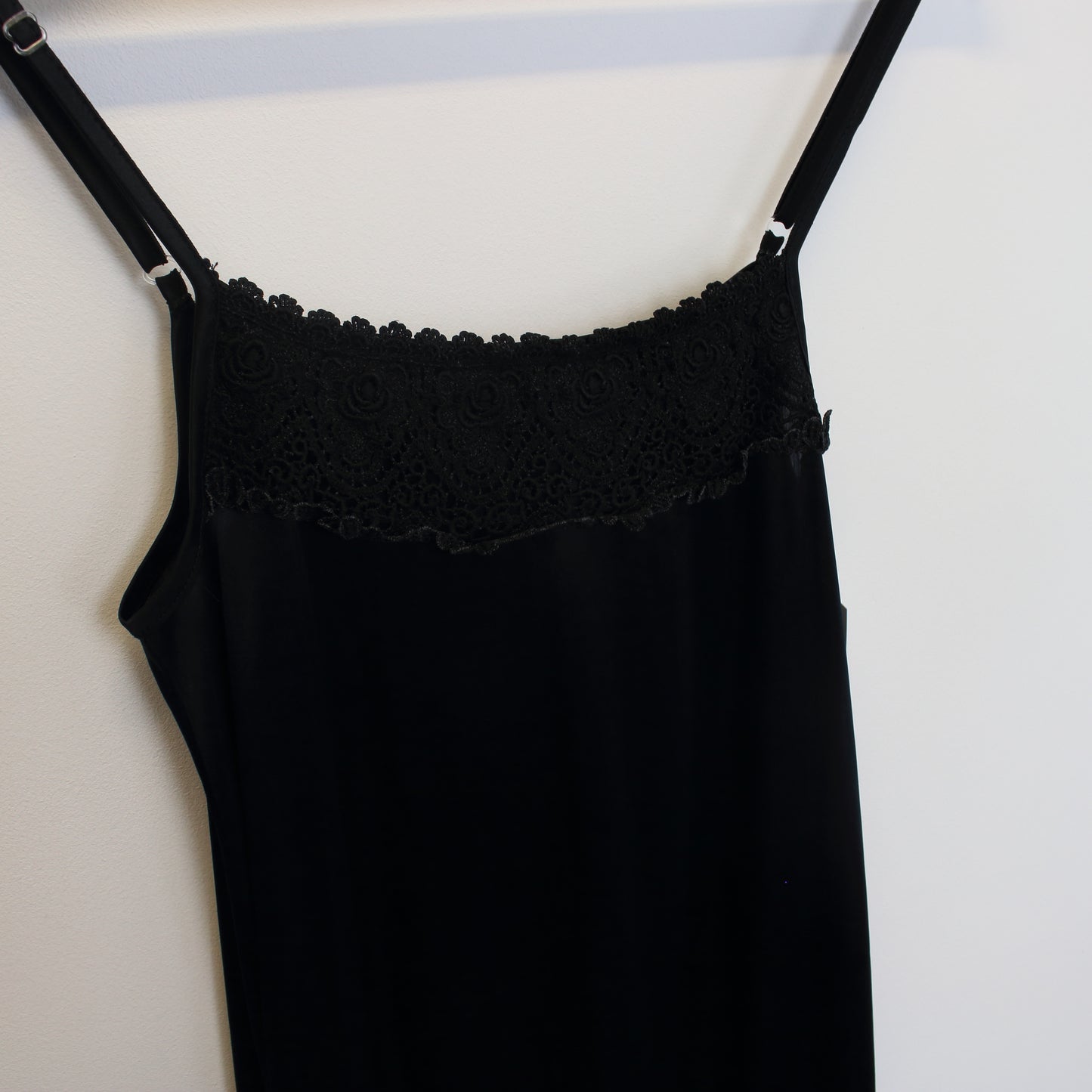 Vintage women's Penns Neck cami in black. Best fits M