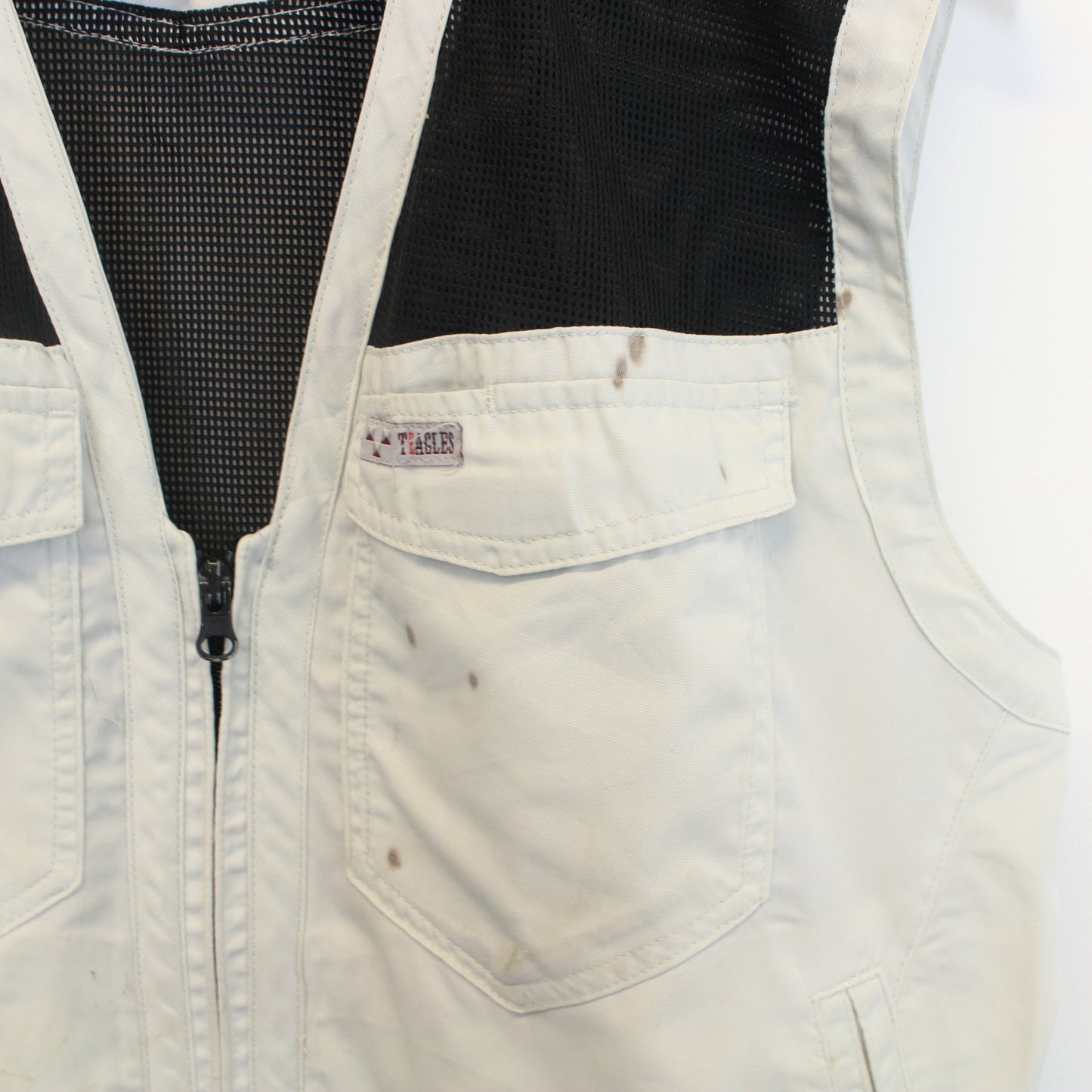 Vintage Teagles vest in white. Best fits M