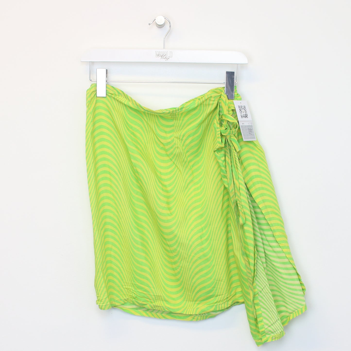 Vintage Pheder wrap skirt in yellow and green. Best fits M