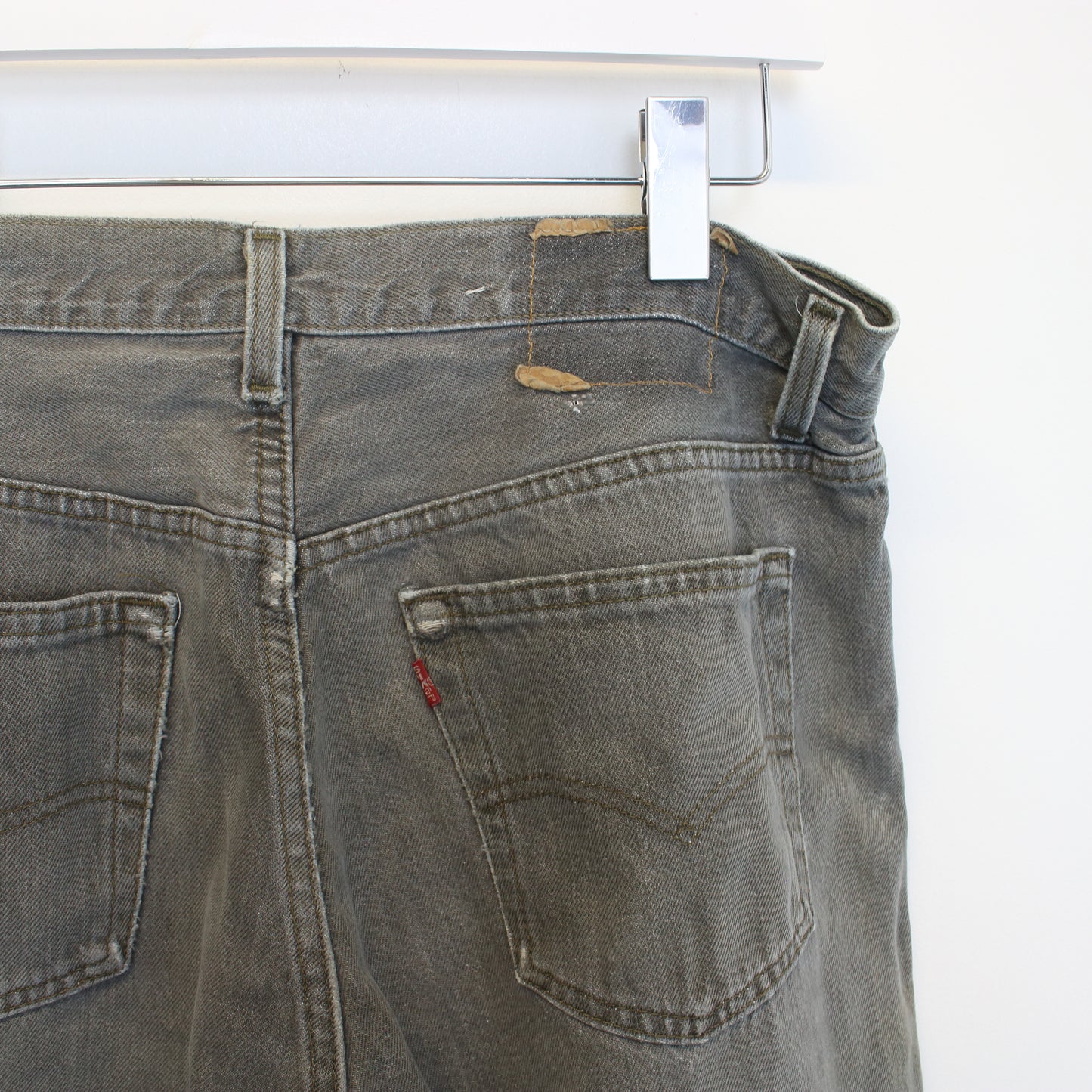 Vintage Levis denim shorts in grey. Best fits 36W