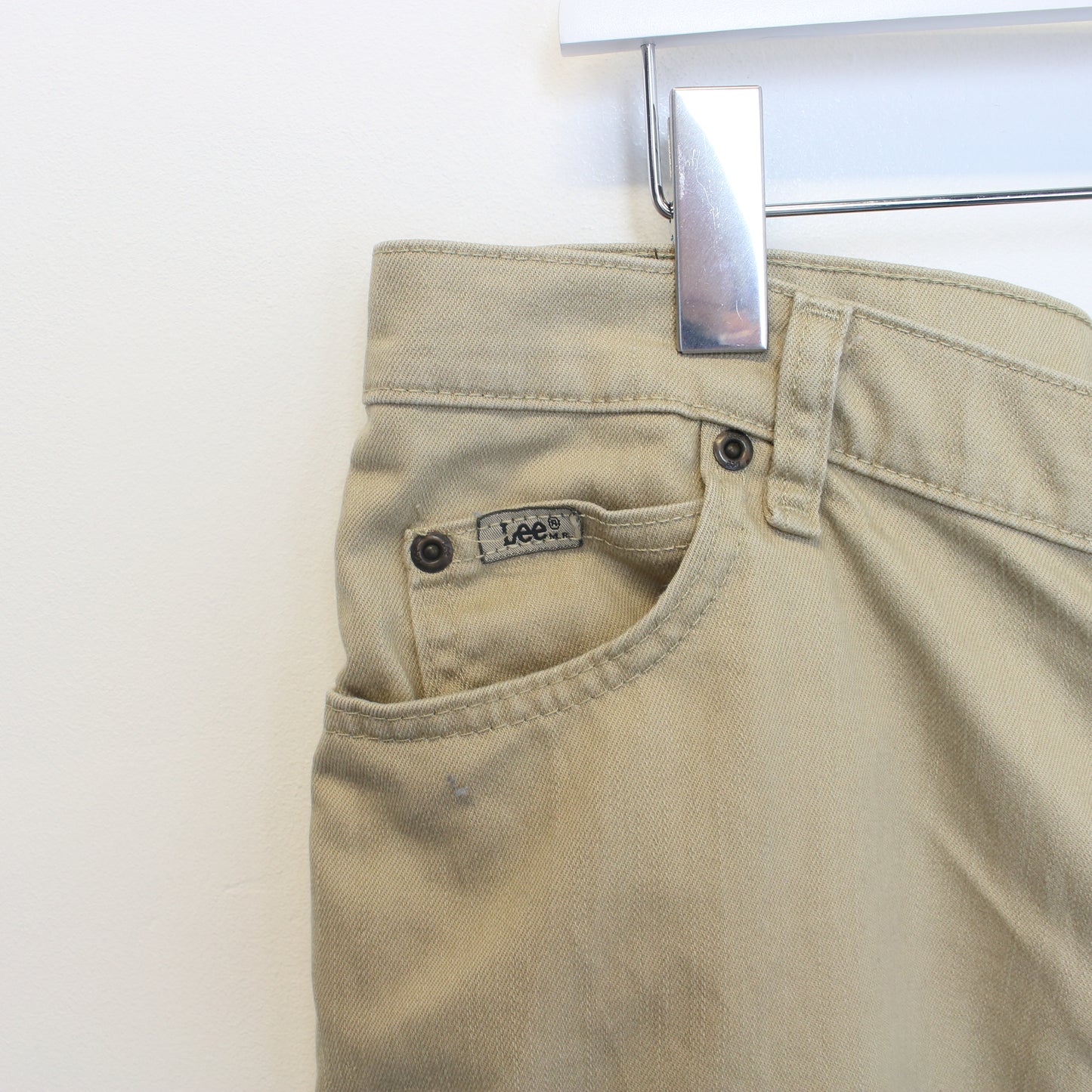 Vintage Lee denim jeans in beige. Best fits 36W