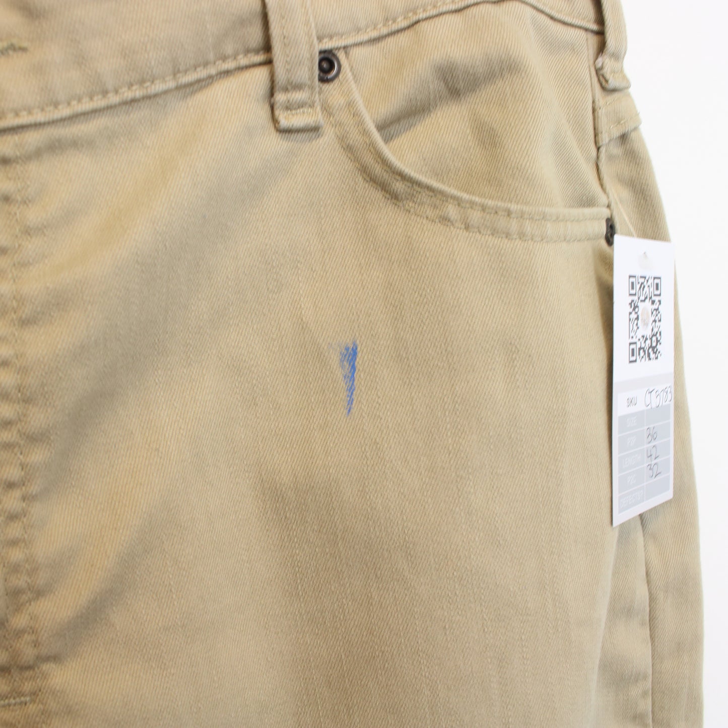 Vintage Lee denim jeans in beige. Best fits 36W