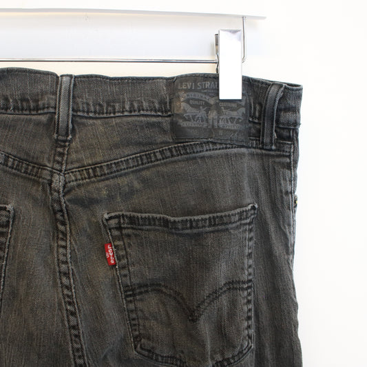 Vintage Womens Levis jeans in Black. Best fits 31W