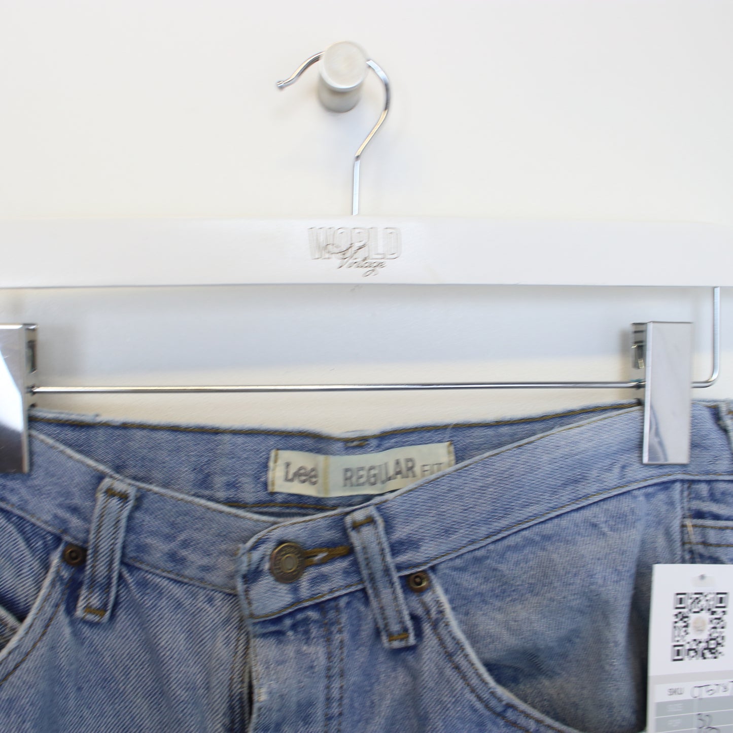 Vintage Lee jeans in Blue. Best fits 32W