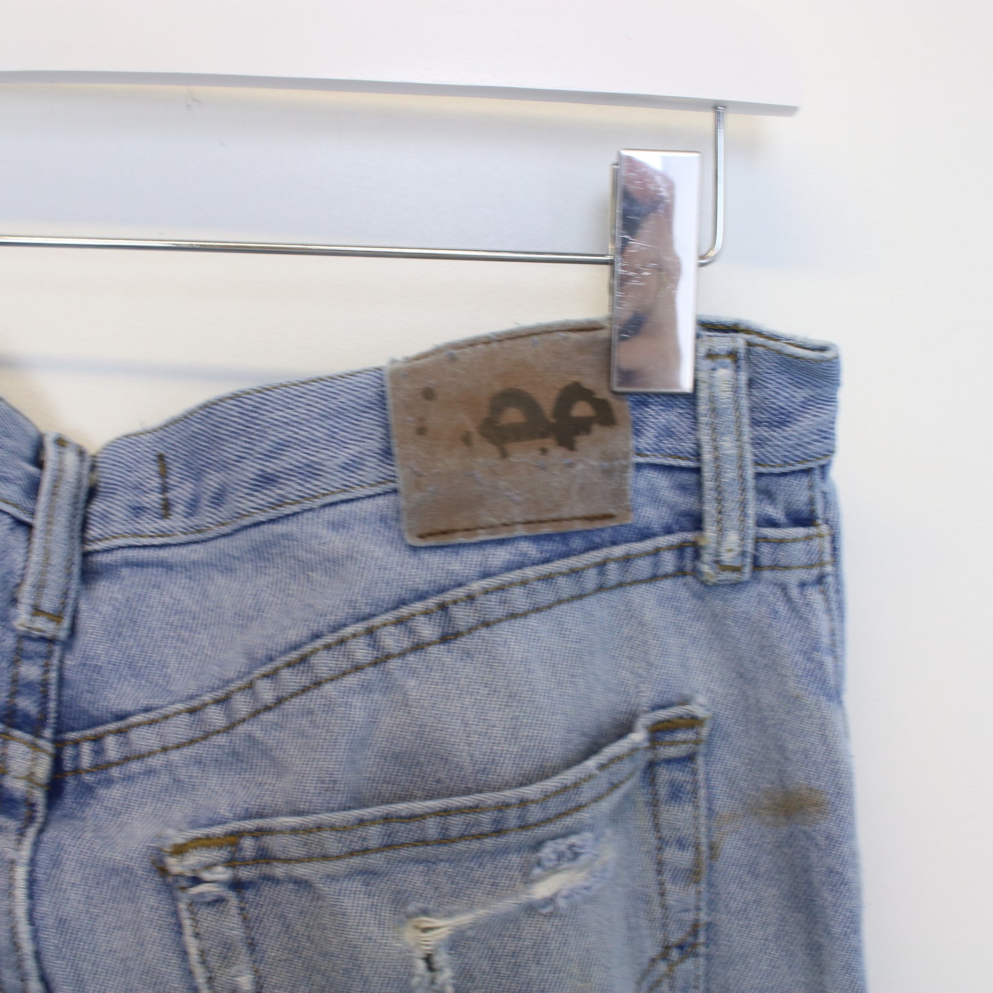 Vintage Lee jeans in Blue. Best fits 32W