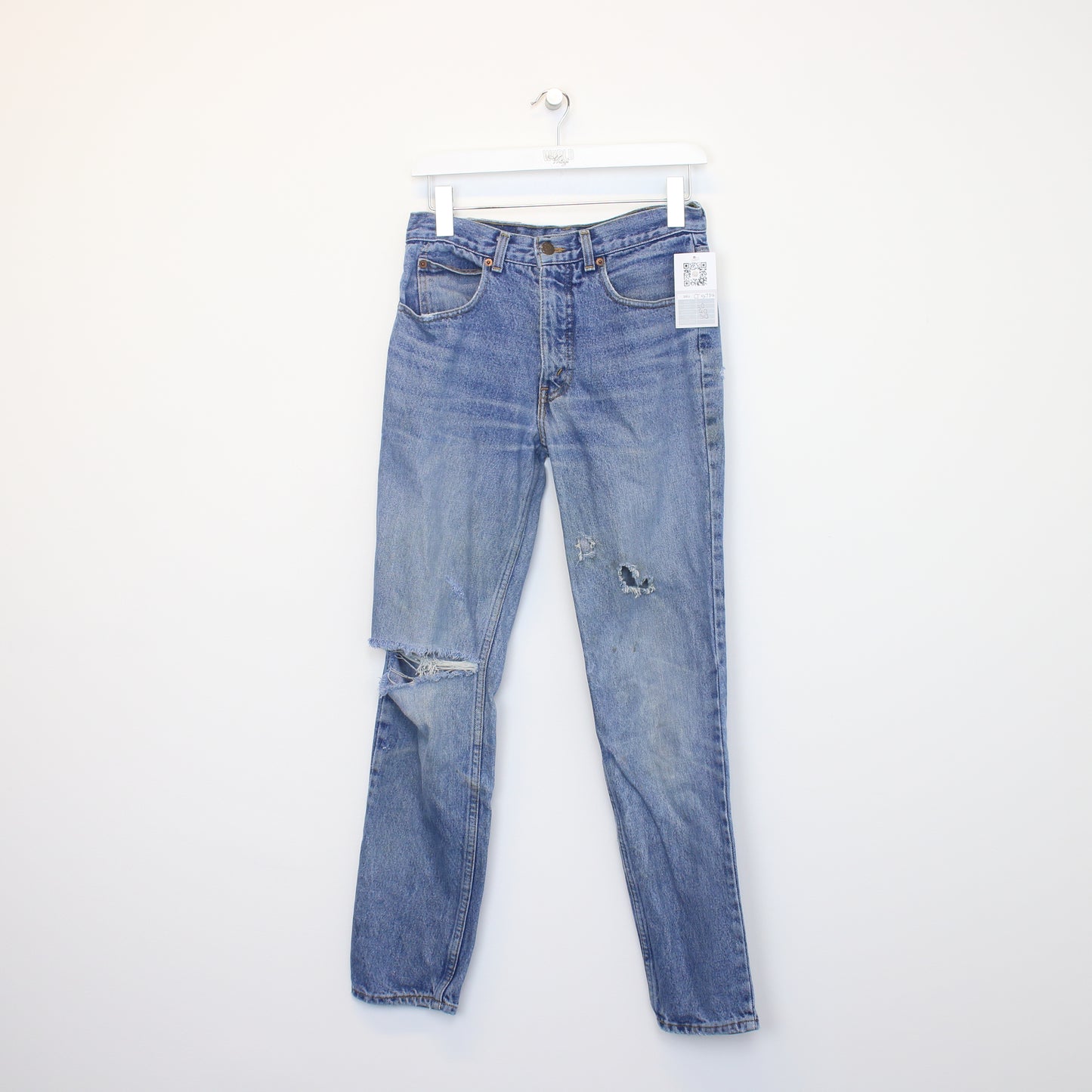 Vintage Levi's jeans in Blue. Best fits 30W